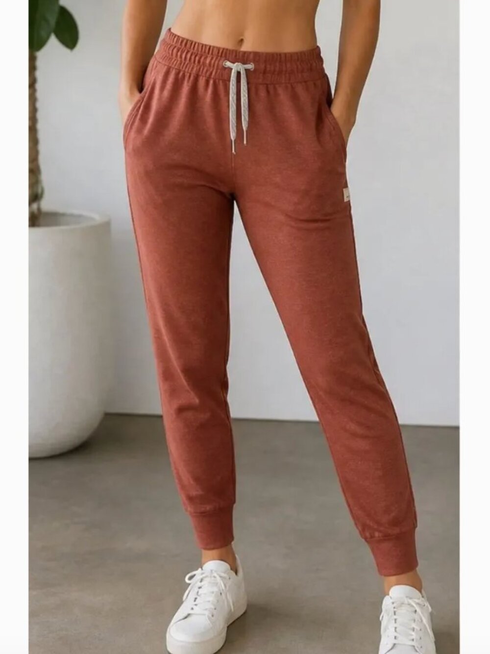 Vuori Performance Jogger Pants Small Mahogany Heather Dreamknit